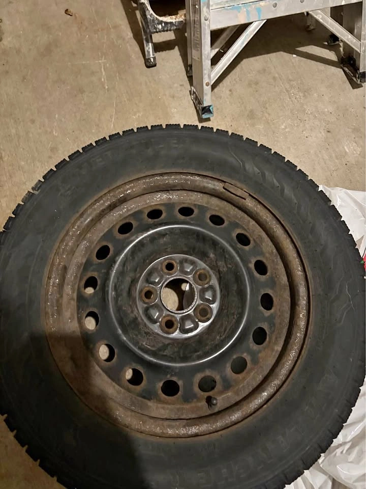 Hercules Avalanche R G2 195/65R15 Winter Tire on Steel Rim