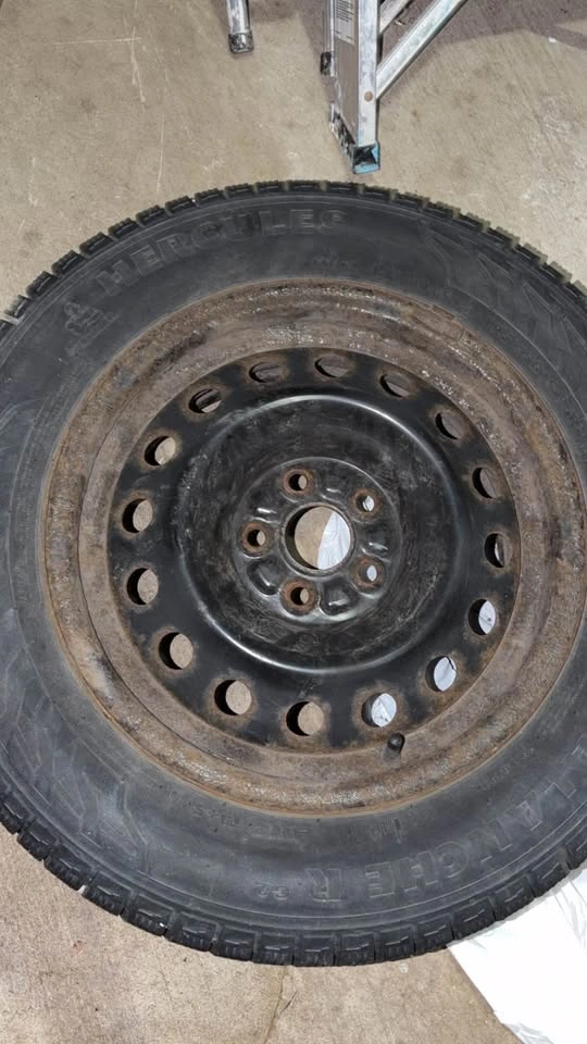 Hercules Avalanche R G2 195/65R15 Winter Tire on Steel Rim - photo 3