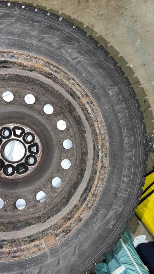 Hercules Avalanche R G2 195/65R15 Winter Tire on Steel Rim - photo 4