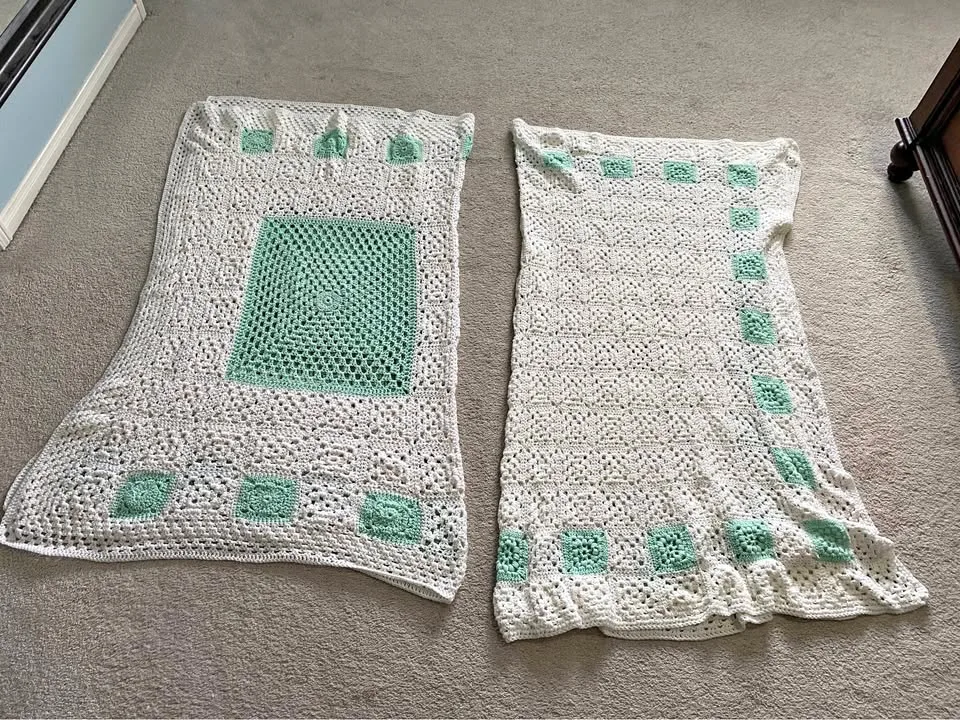 Knit blankets thumbnail