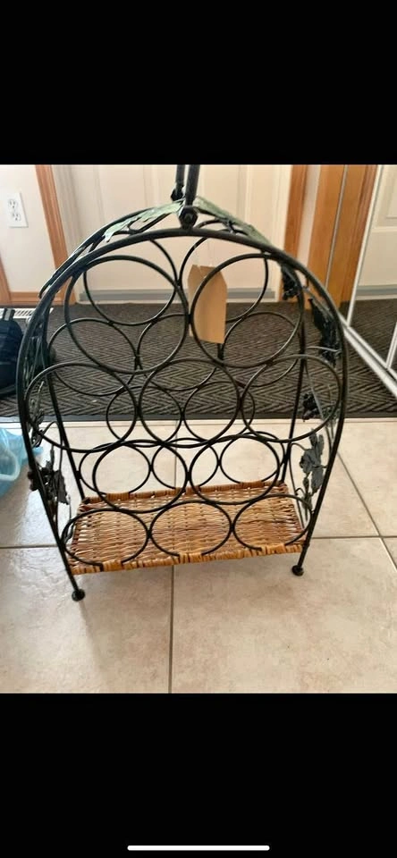 Metal Grapevine Wine Rack with Wicker Base