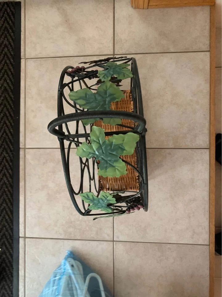 Metal Grapevine Wine Rack with Wicker Base - photo 3
