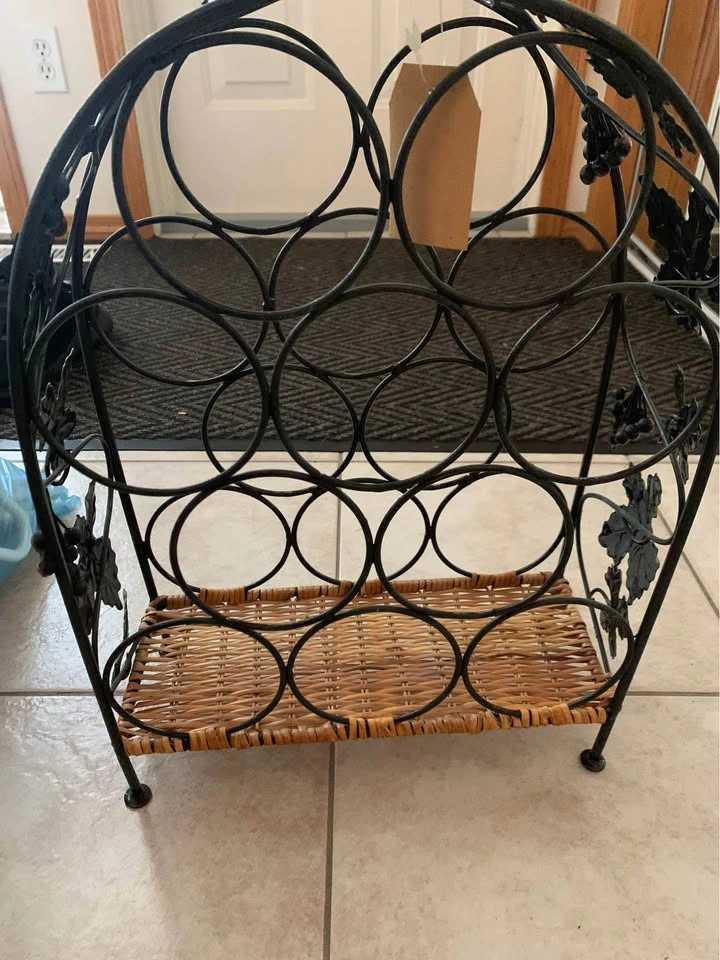 Metal Grapevine Wine Rack with Wicker Base - photo 5