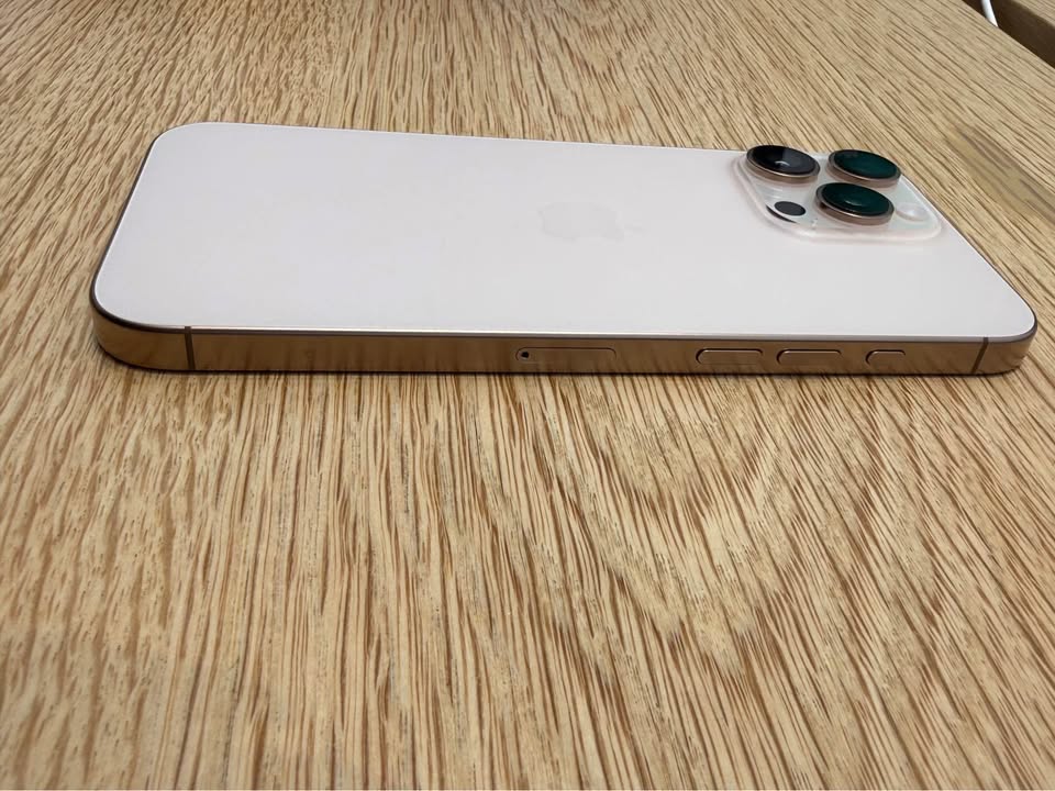 iPhone 16 Pro max - photo 3