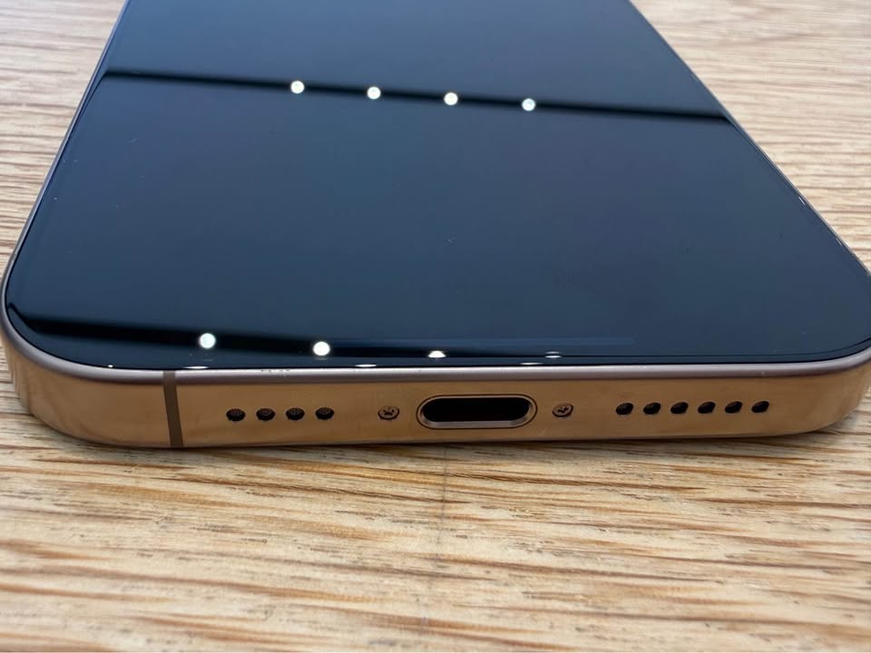 iPhone 16 Pro max - photo 4