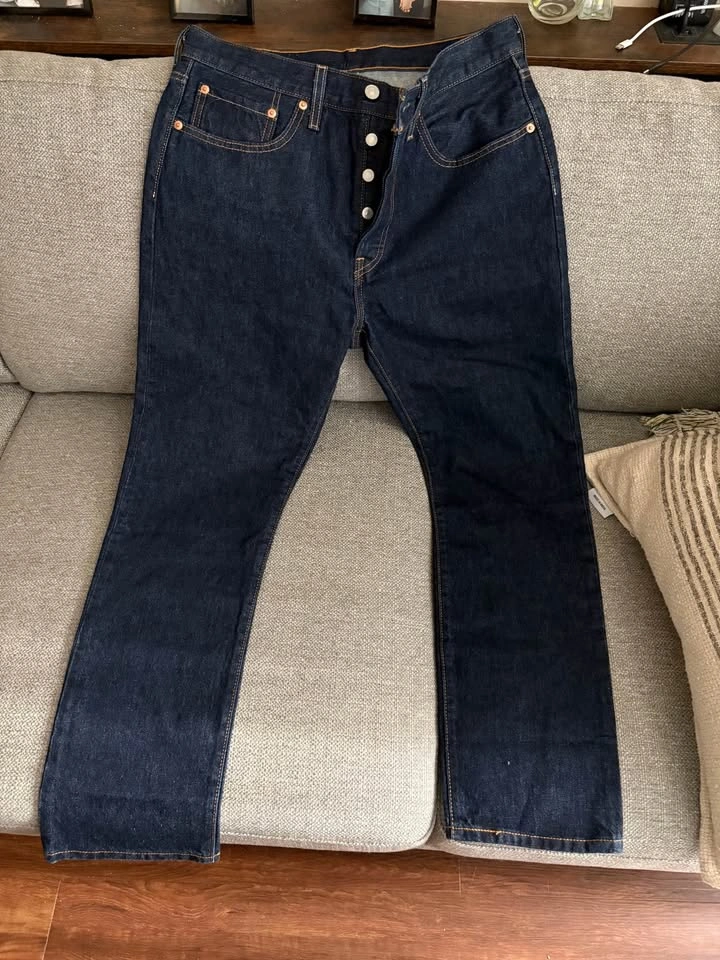 High Waisted Levi Jeans - photo 4