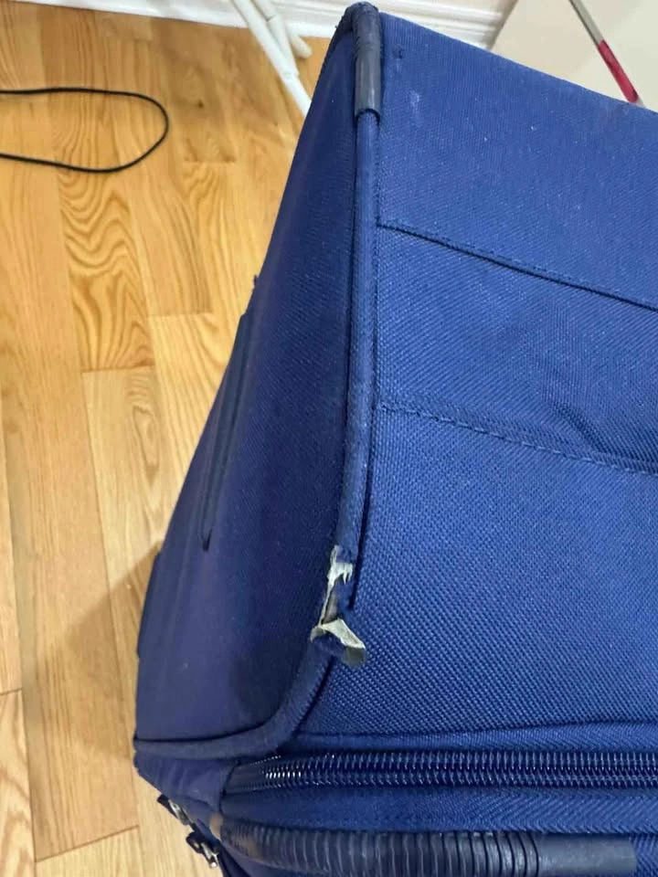 Travel suitcase - photo 3