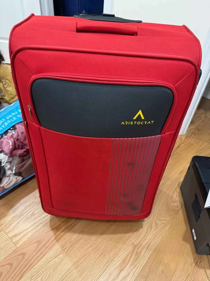 Travel suitcase - photo 4