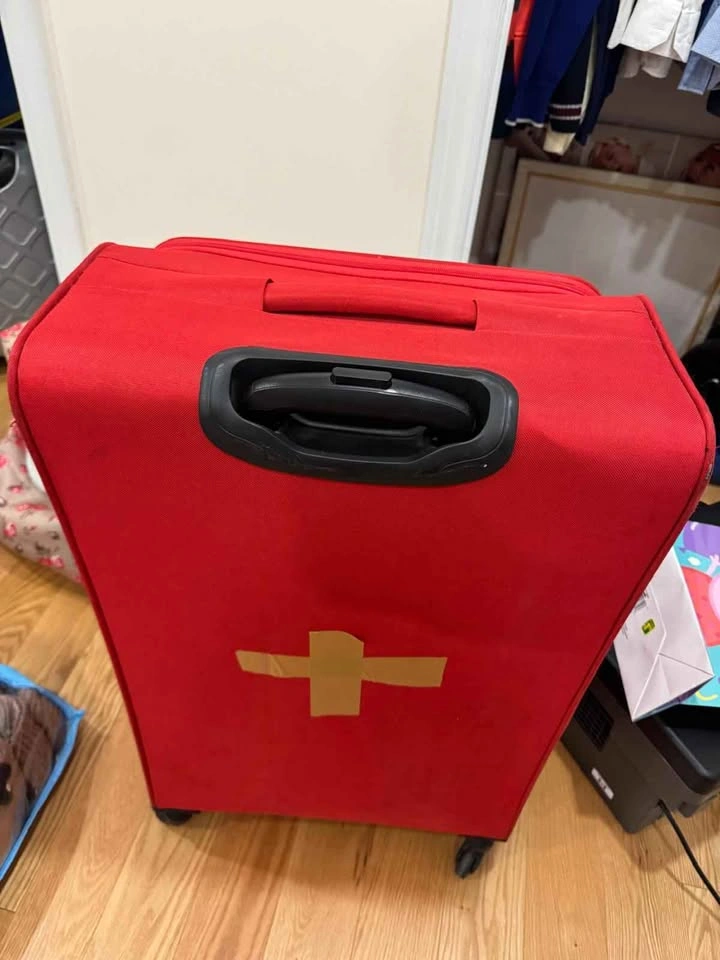 Travel suitcase - photo 5