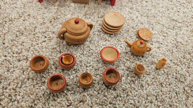 Wooden Dolls House Dining Table, Chairs & Large Tea Set - photo 3