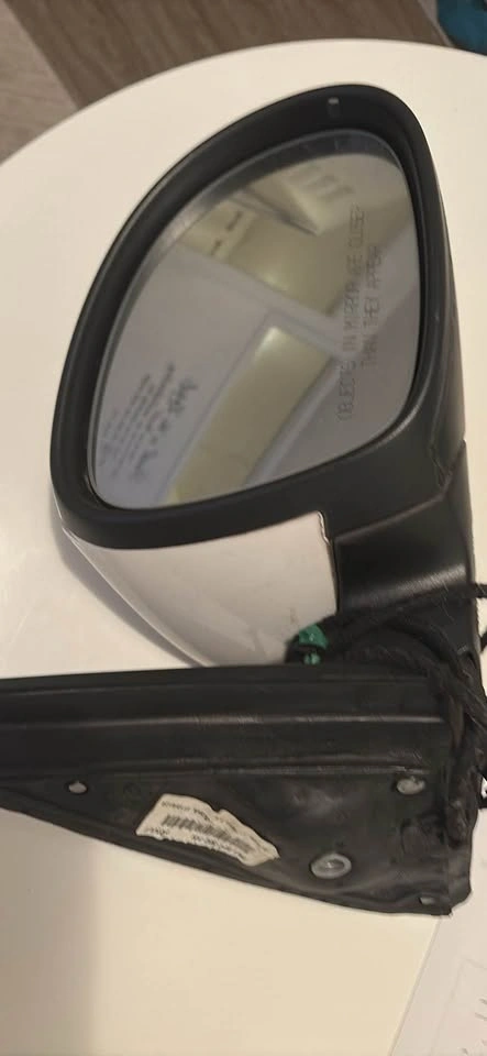OEM VW Tiguan Passenger Side Mirror 2009-2017 - photo 2