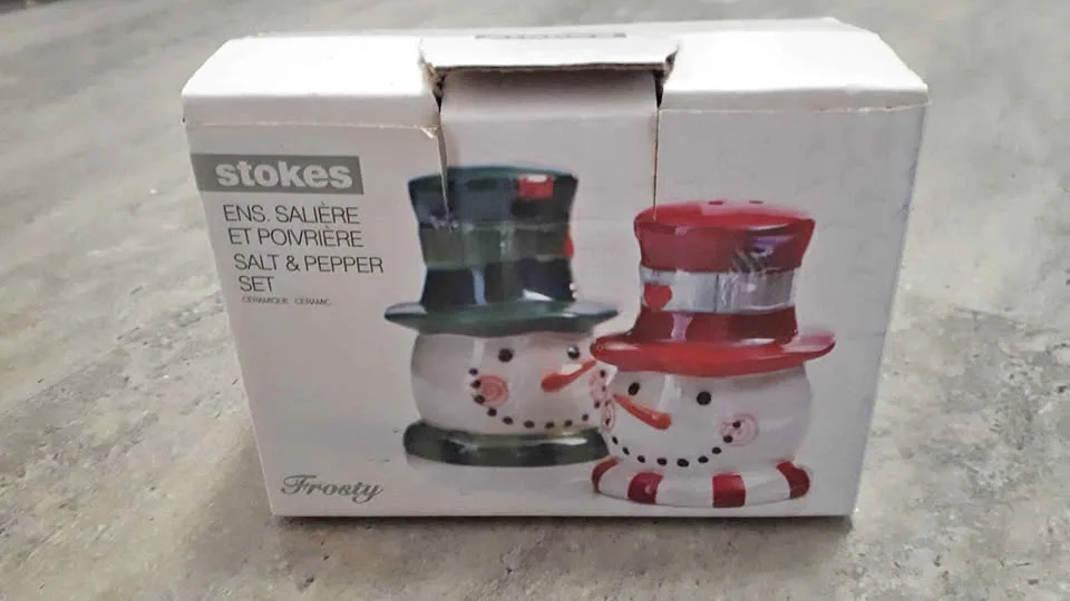Ceramic Snowman Salt & Pepper Shakers thumbnail
