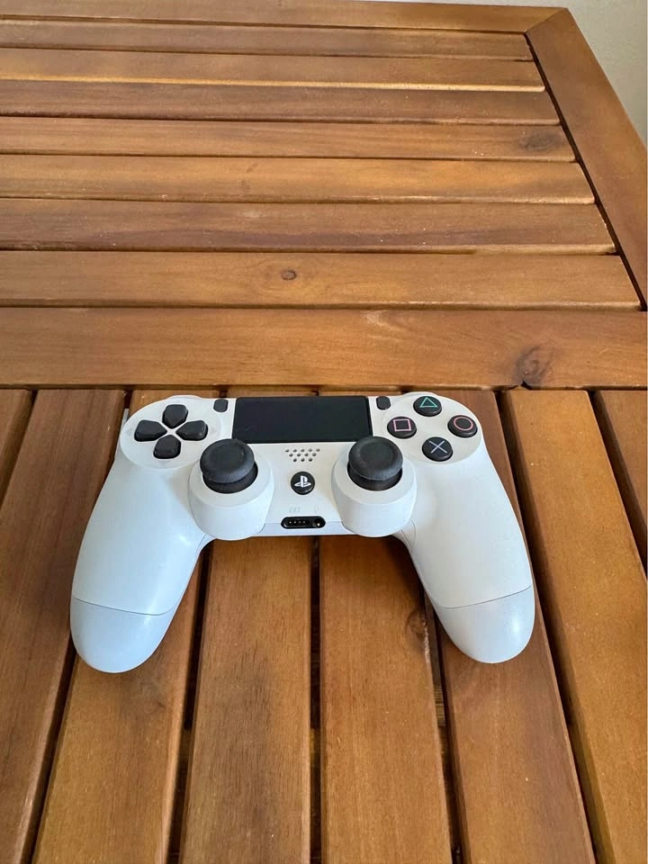 Original Sony PS4 DualShock 4 White Controller – Fully Working