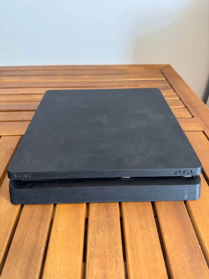PS4 Slim 500GB Bundle + 2 Controllers + 3 Games - photo 4