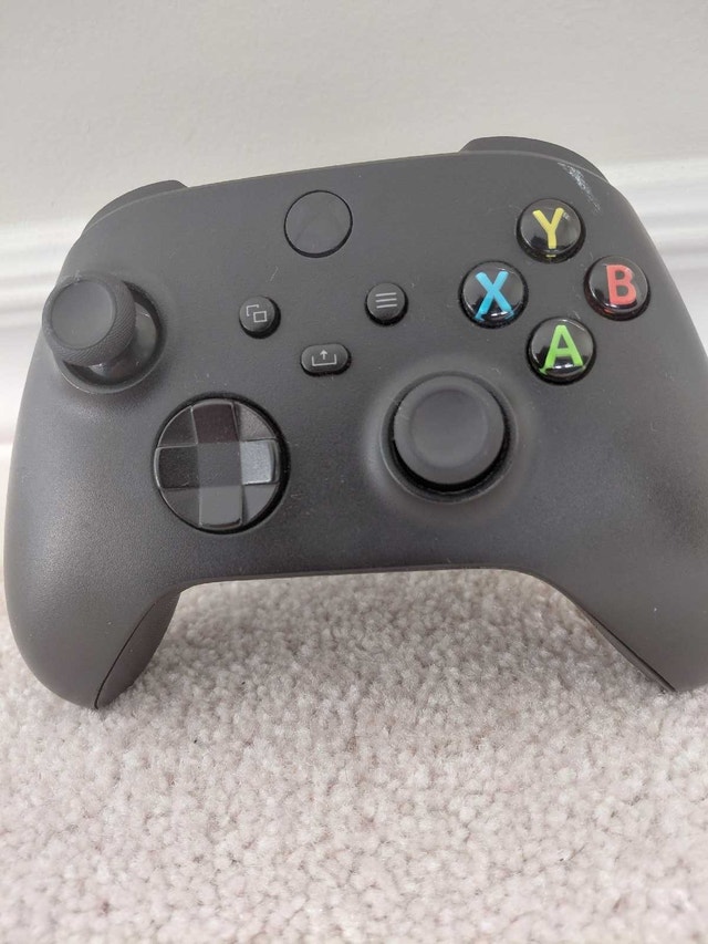 Xbox Series Black Wireless Controller – Great Condition