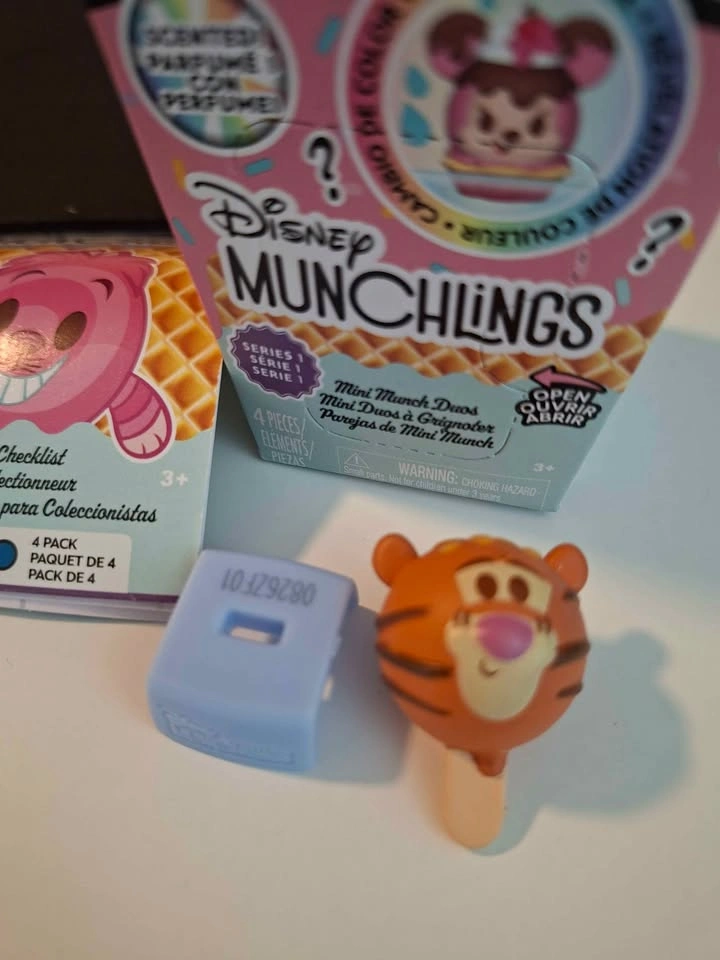 Disney Munchlings Mini Munch Duos Series 1 Tigger - photo 2