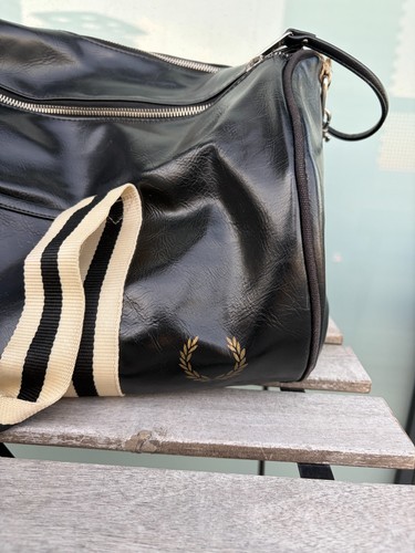 Fred Perry Classic Retro Barrel Duffle Black Bag - photo 2
