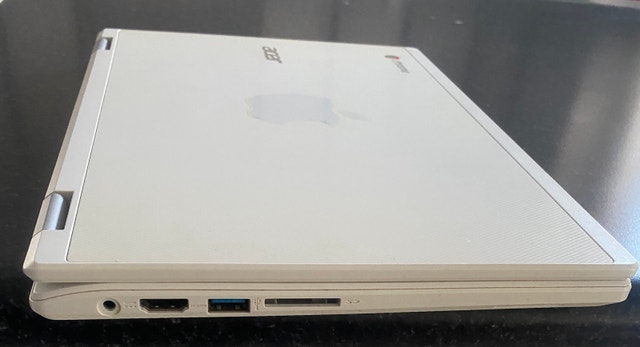 Acer Chromebook 11 /Like New/White - photo 4