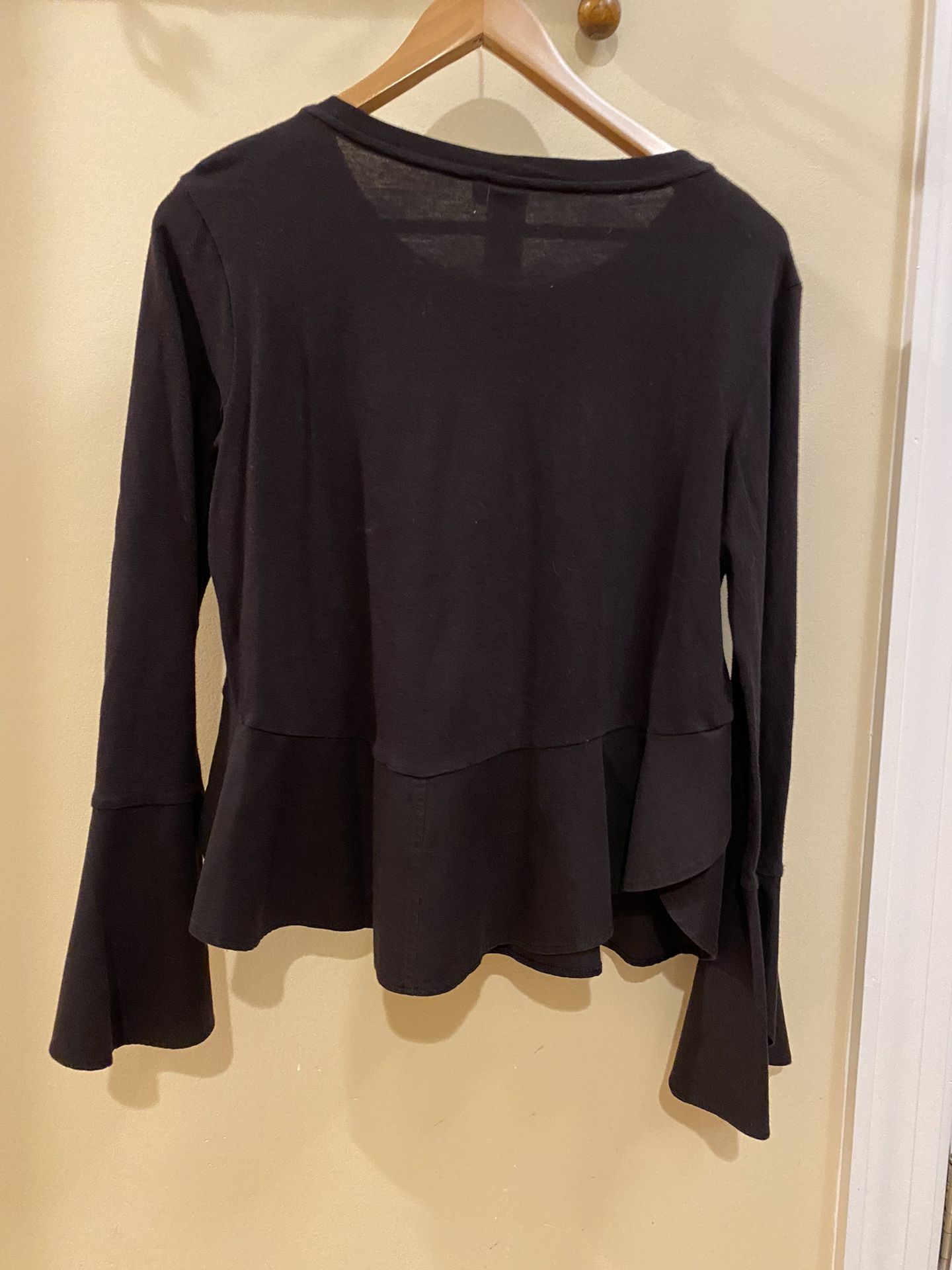Women’s Black Tunic With Flared Sleeves And Waist - photo 3
