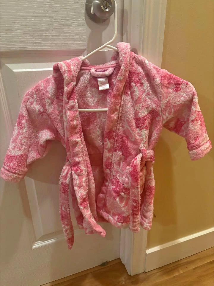 💗 Disney Girls’ Pink Robe – Size 2