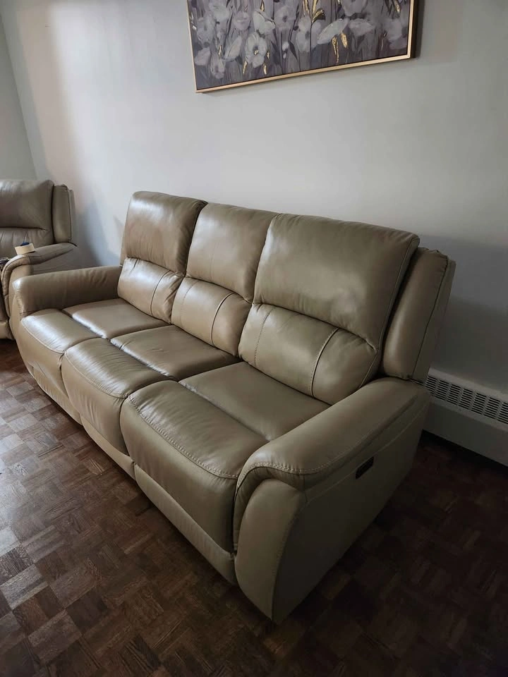 Couch and recliner - photo 3