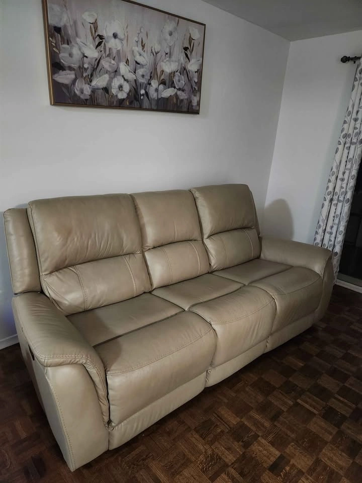 Couch and recliner - photo 4