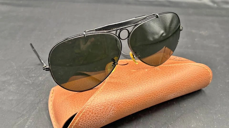 Vintage B&L Ray-Ban USA Shooter Black Frame Sunglasses w/ Case