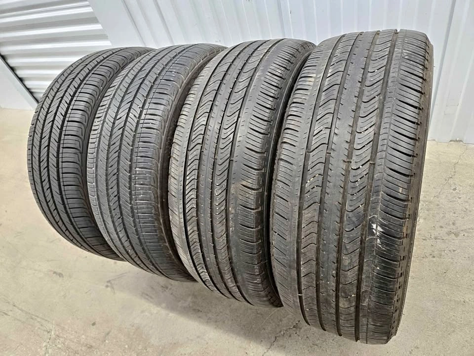 All Season Tire Set 215/55R17