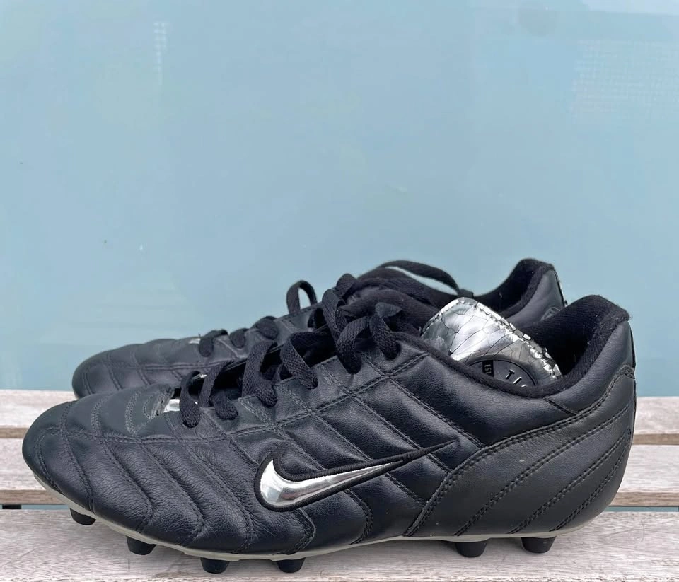 Vintage 2002 NIKE TIEMPO PRO LEATHER SOCCER CLEATS SIZE 10.5