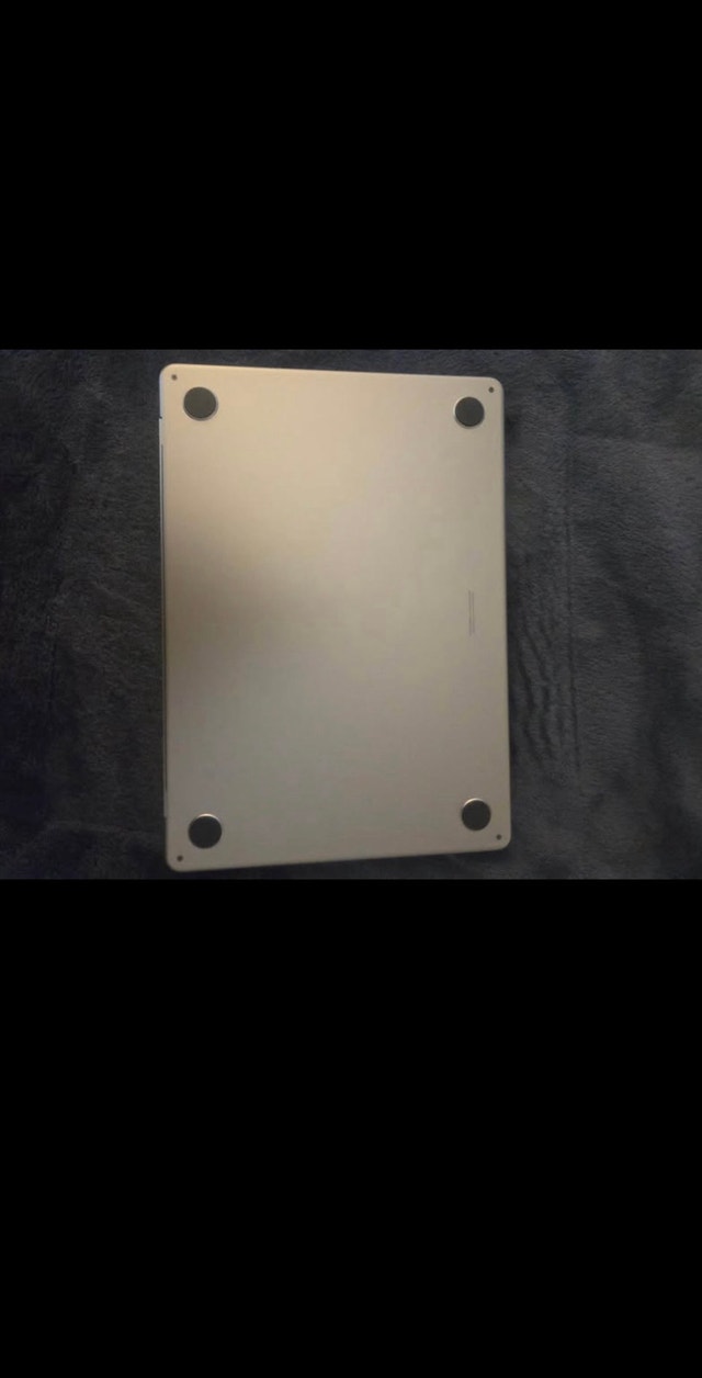 MacBook Air with M2 chip - photo 3