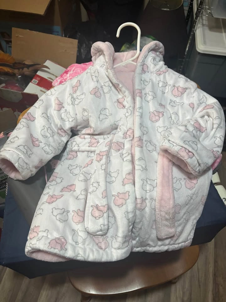 Blankets & Beyond Elephant Baby Bathrobe Size 24M - photo 2