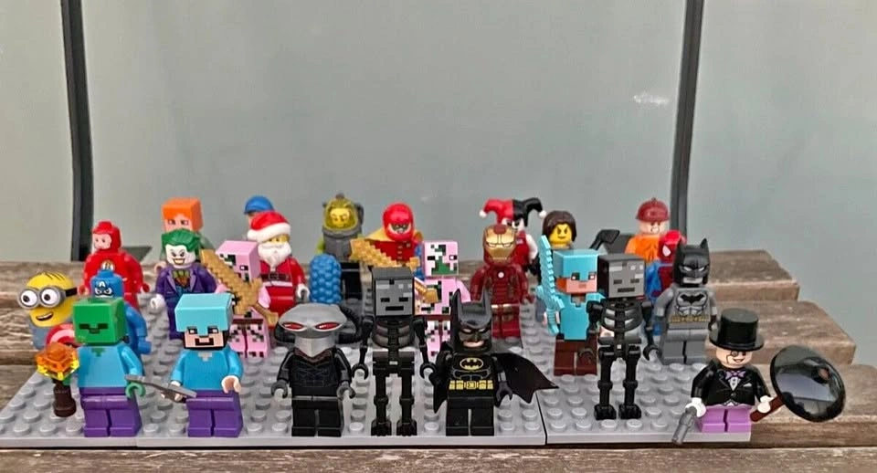 Lego Minifigures Lot Of 27 Figures Rare + Minecraft Lego