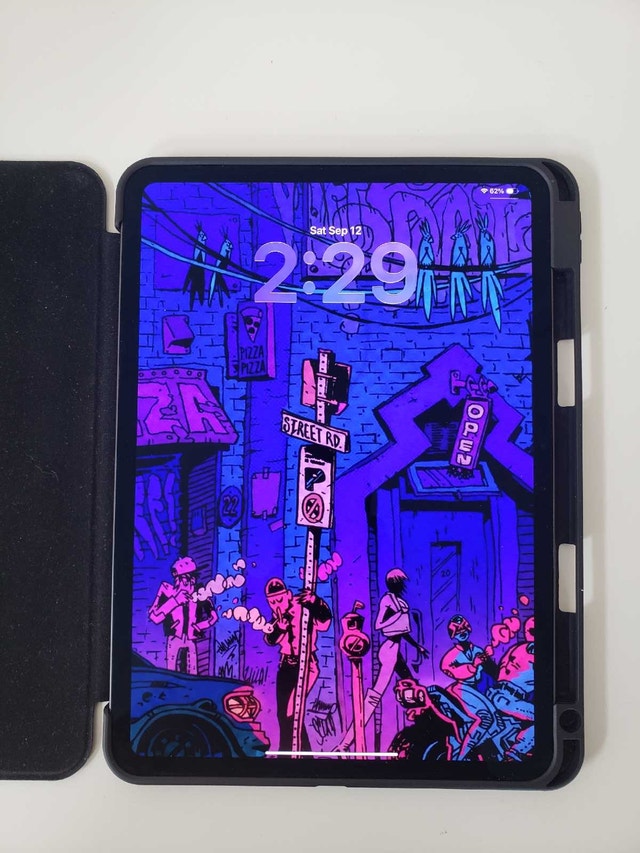 iPad Pro 11" OLED M5 256GB – Excellent Condition