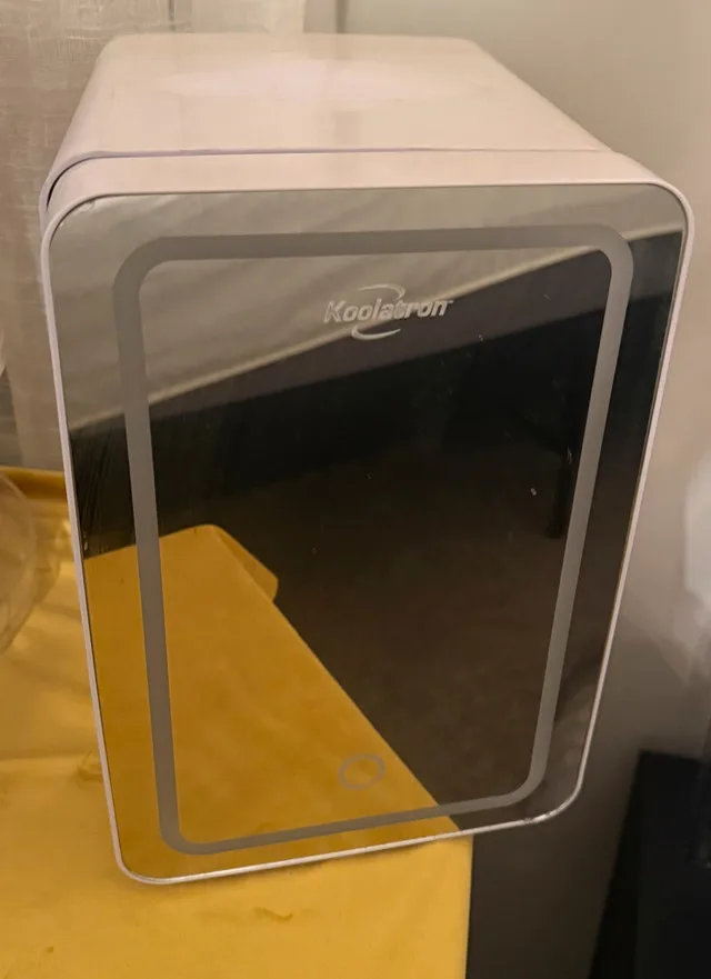 Koolatron Mirrored Mini Fridge thumbnail