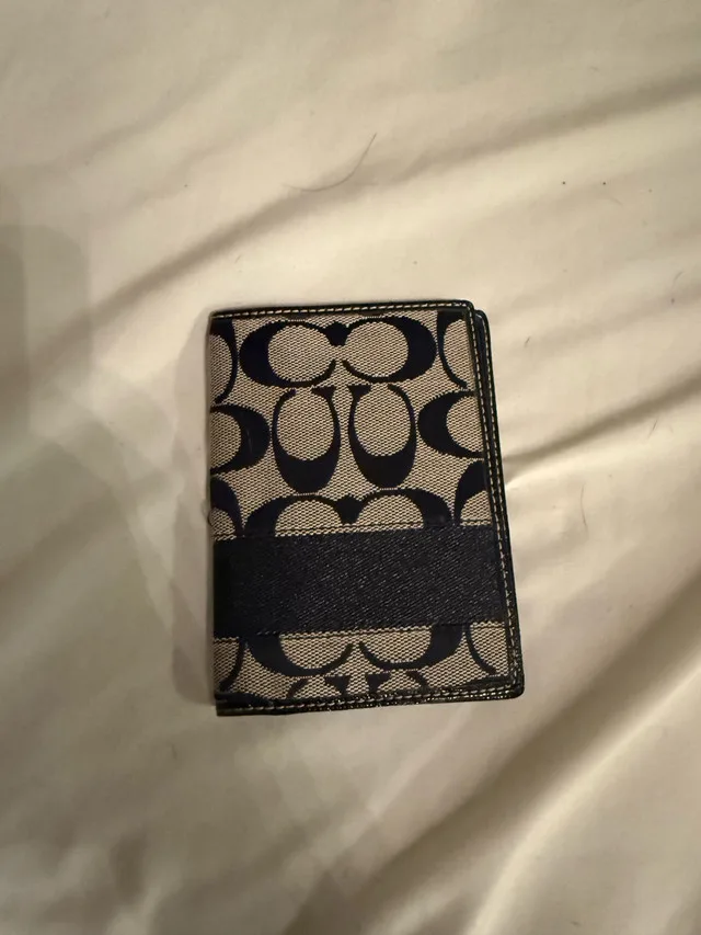 Coach Passport/Cardholder thumbnail