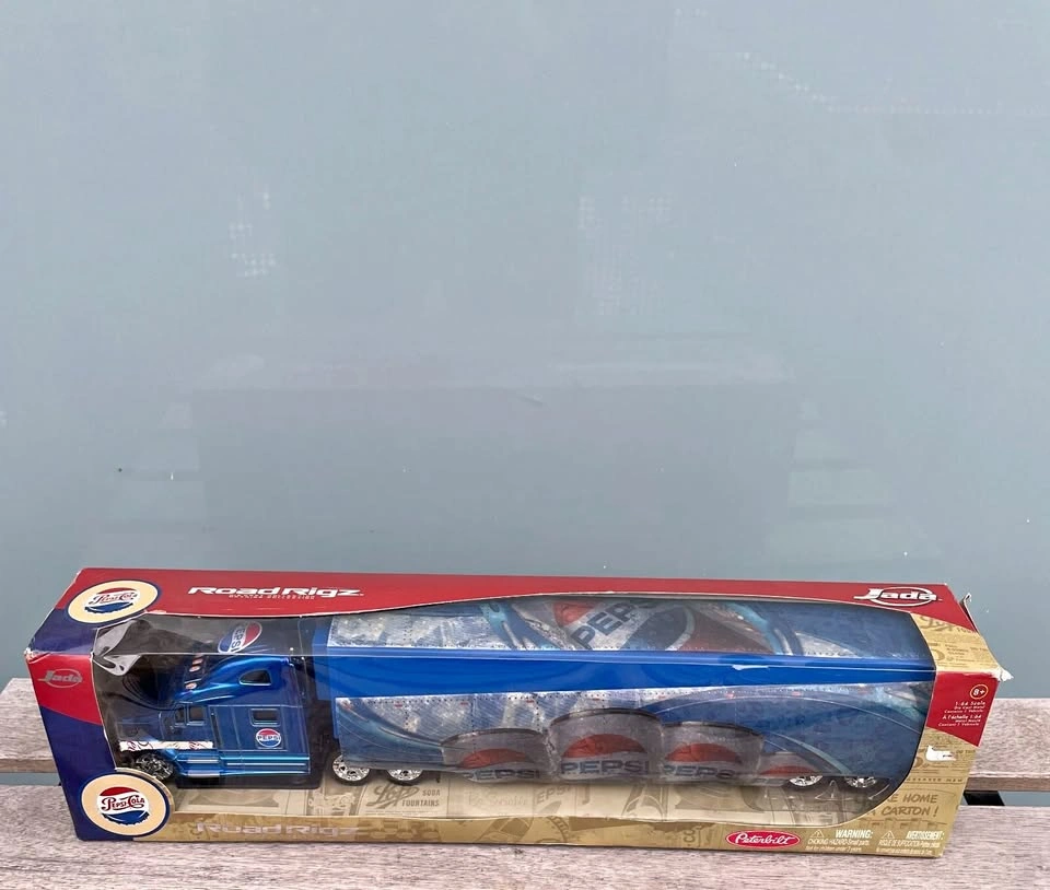 Jada Toys Road Rigz Pepsi-Cola Peterbilt Trailer Truck