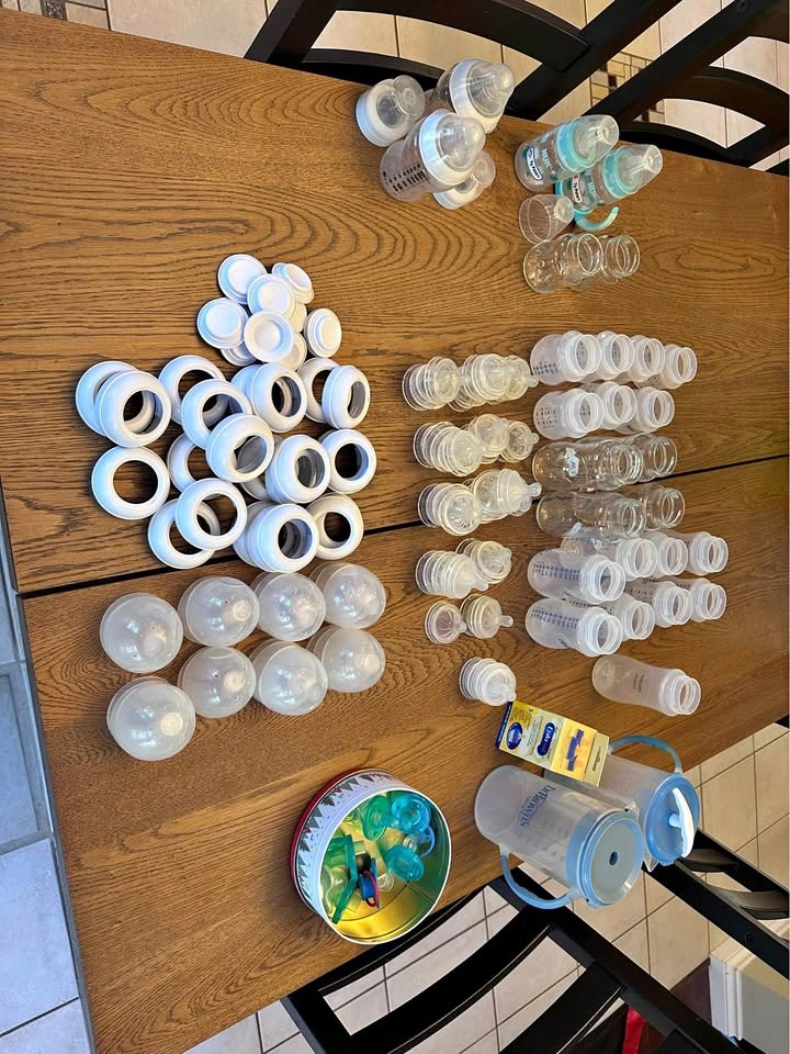 Baby Bottles and Nipples size 0/1/2/3/4/5 + soothers