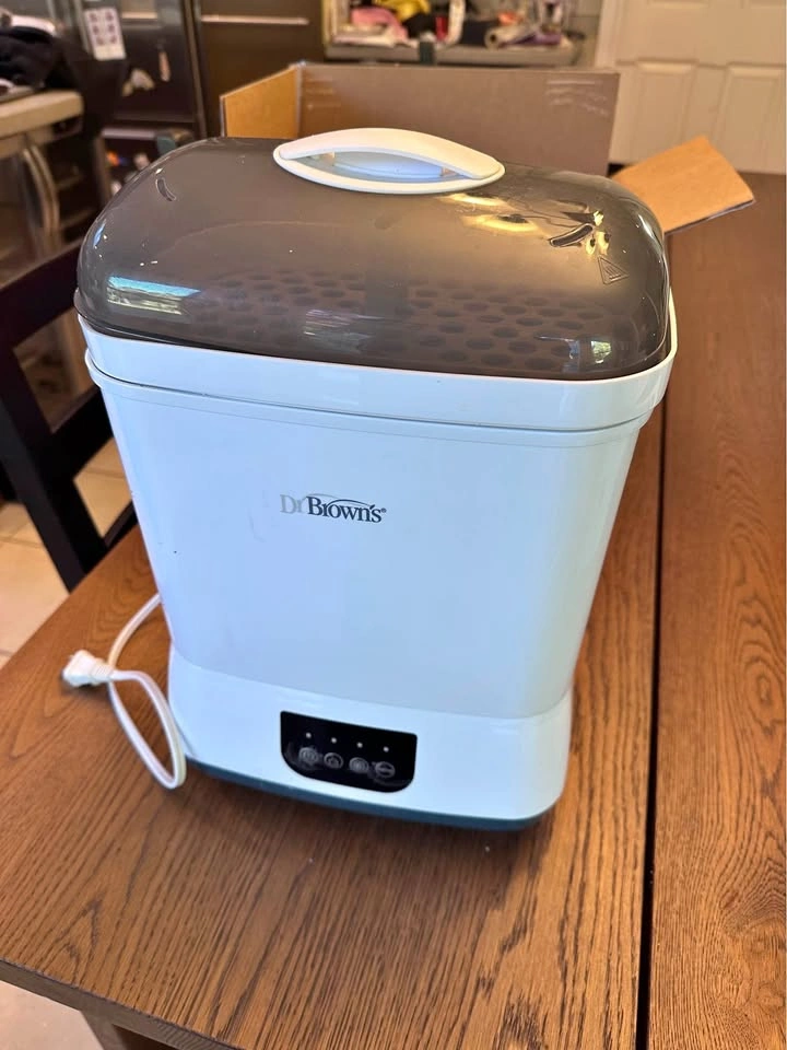Brown’s bottle sanitizer