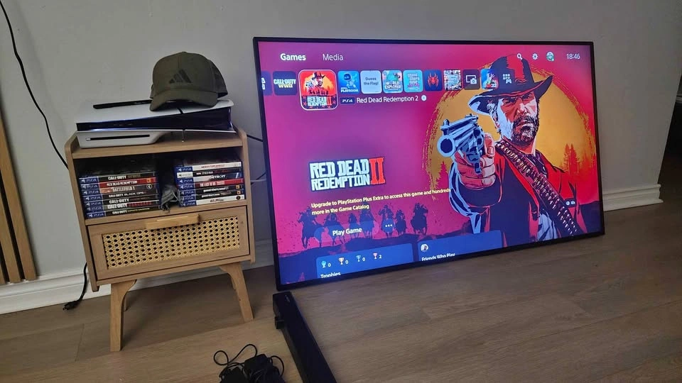 LG 65" 4K Commercial Display + Philips Soundbar & Mount