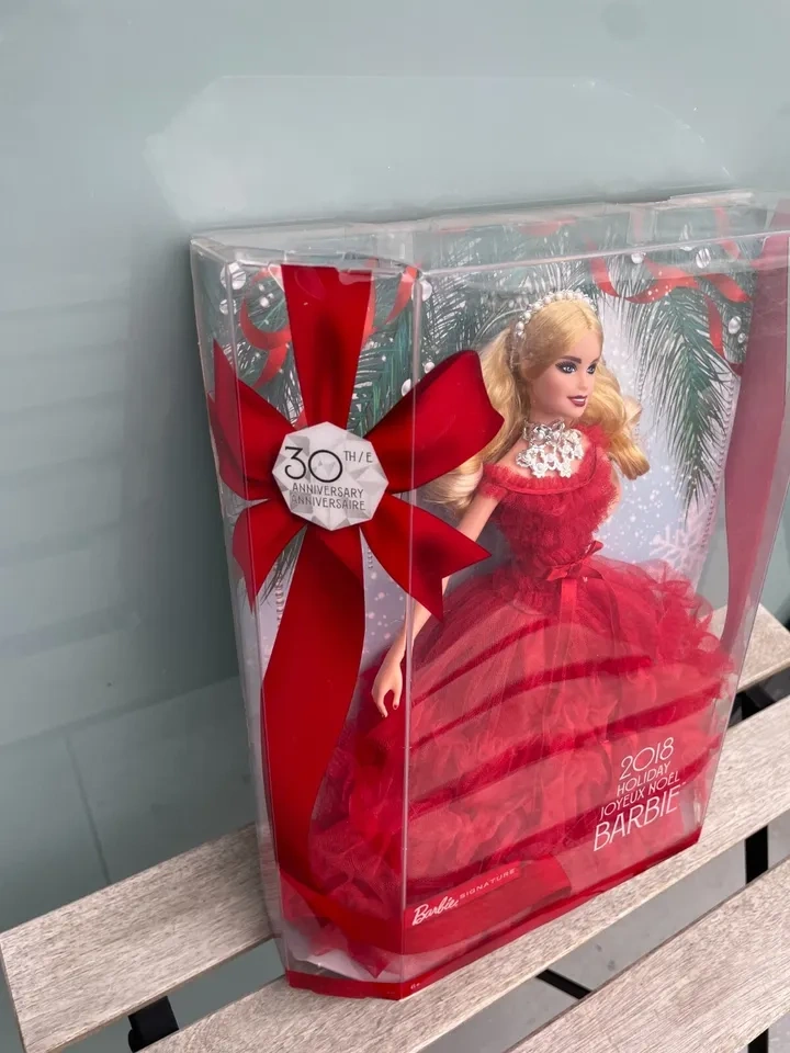 Barbie Signature 30th Anniversary 2018 Holiday Barbie Doll - photo 3