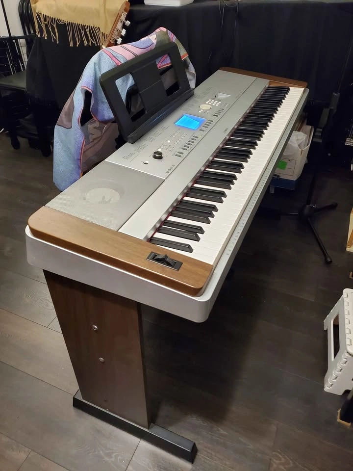 Yamaha DGX-640 Portable Grand Digital Piano for sale - photo 3