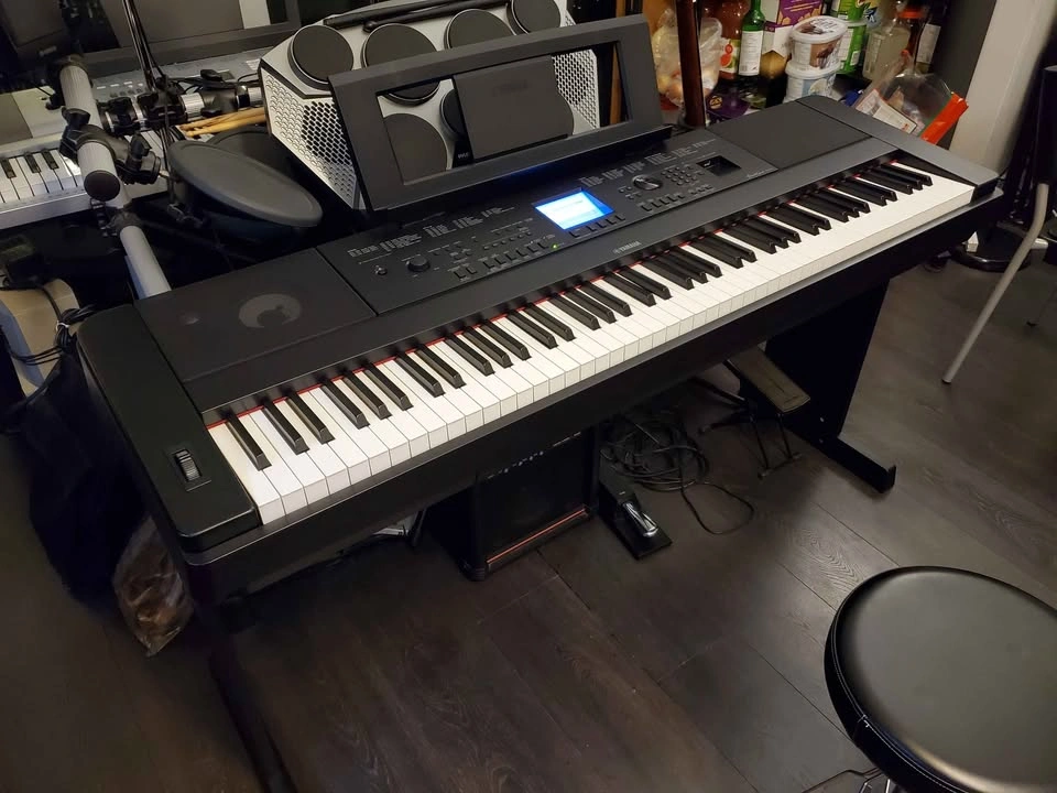 Piano (electric/digital) for sale - photo 3