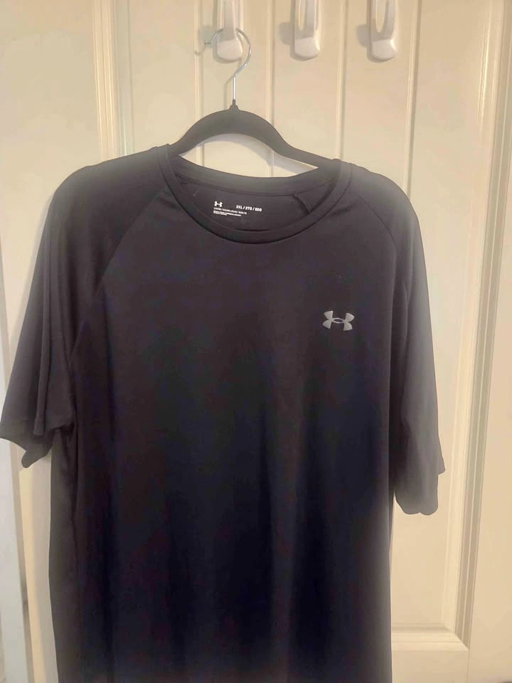 Under Armour T-shirts