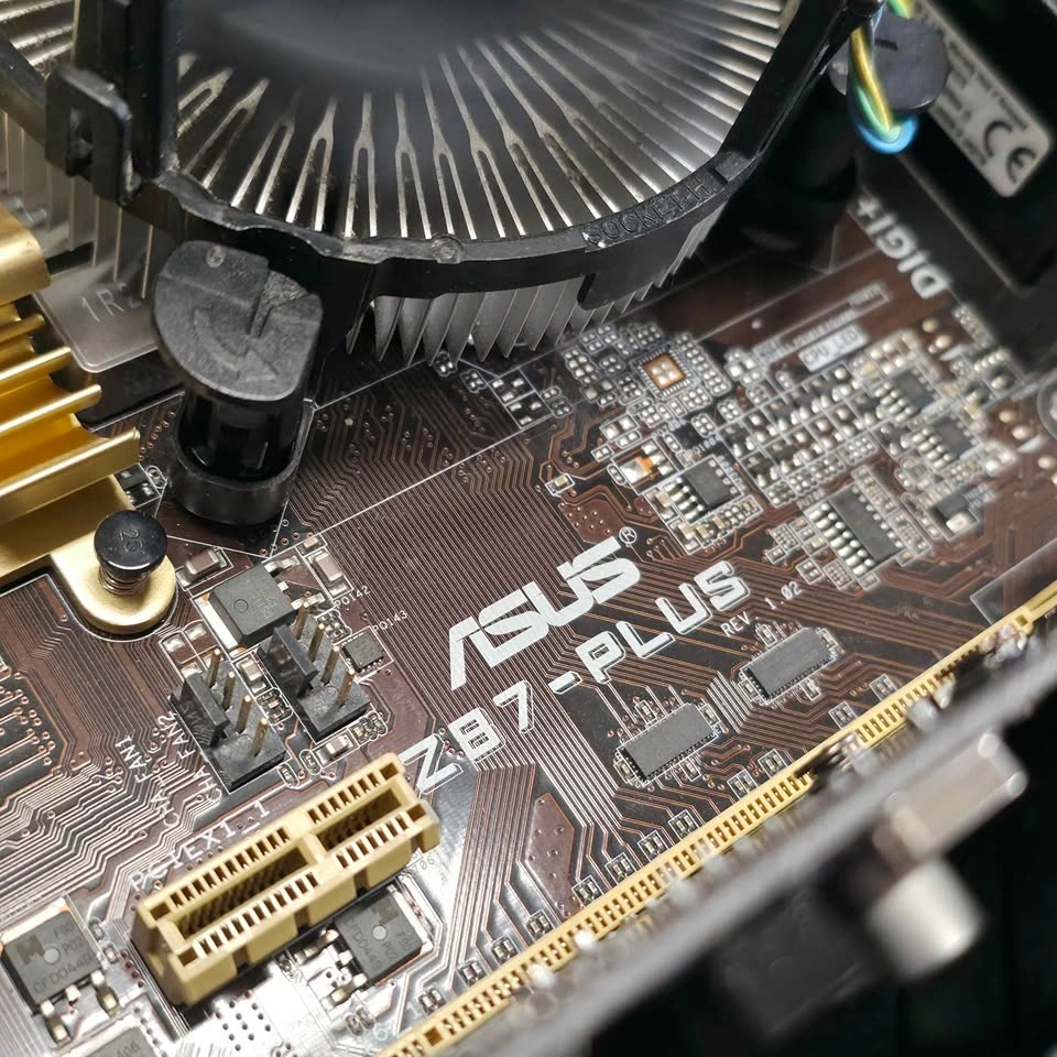 i7-4770 + Z87-PLUS + 24GB DDR3 CPU Motherboard RAM Bundle - photo 2