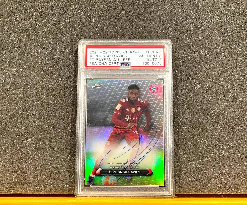 2021 Topps Chrome Alphonso Davies ON CARD /49 PSA 9 AUTO