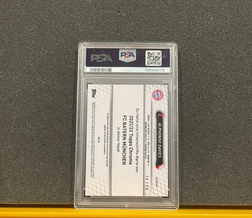2021 Topps Chrome Alphonso Davies ON CARD /49 PSA 9 AUTO - photo 2