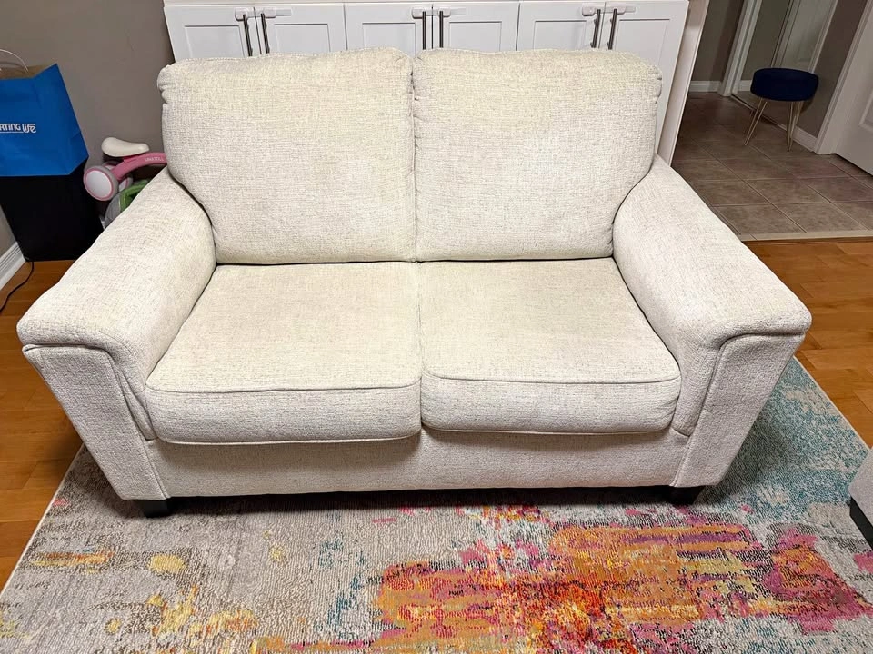 Ashley Furniture Loveseat – Excellent Condition