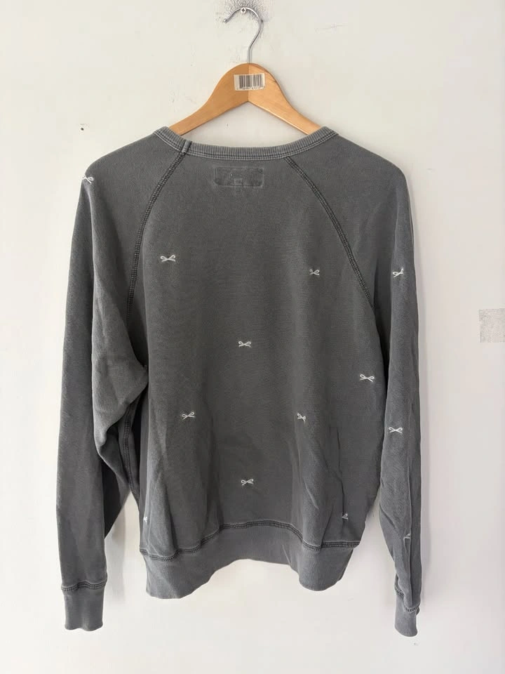 THE GREAT The College Embroidered Women’s Bow Coquette Sweatshir - photo 5