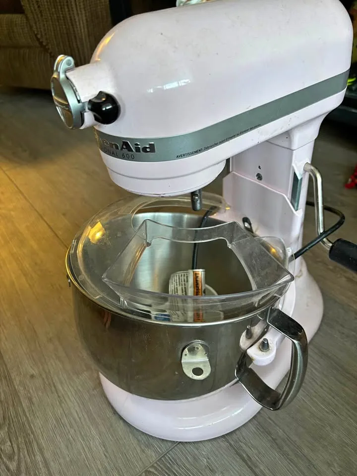 Professional 600 7 quart bowl lift standing mixer by kitchen aid thumbnail