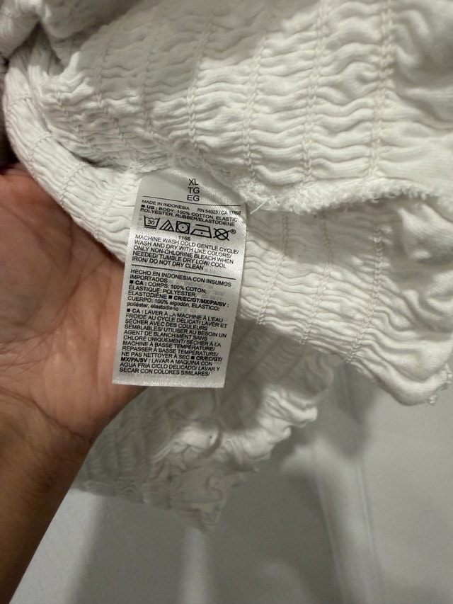 Old Navy White Smocked Top - photo 4